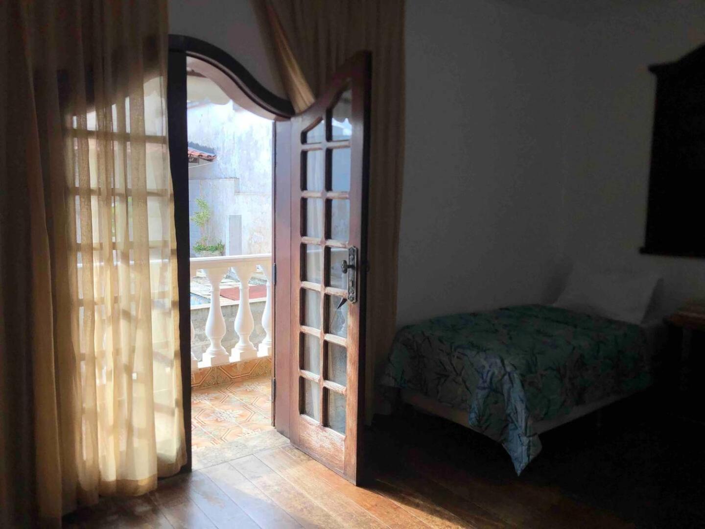 Хостел Casa Amarela Белу-Оризонті Екстер'єр фото